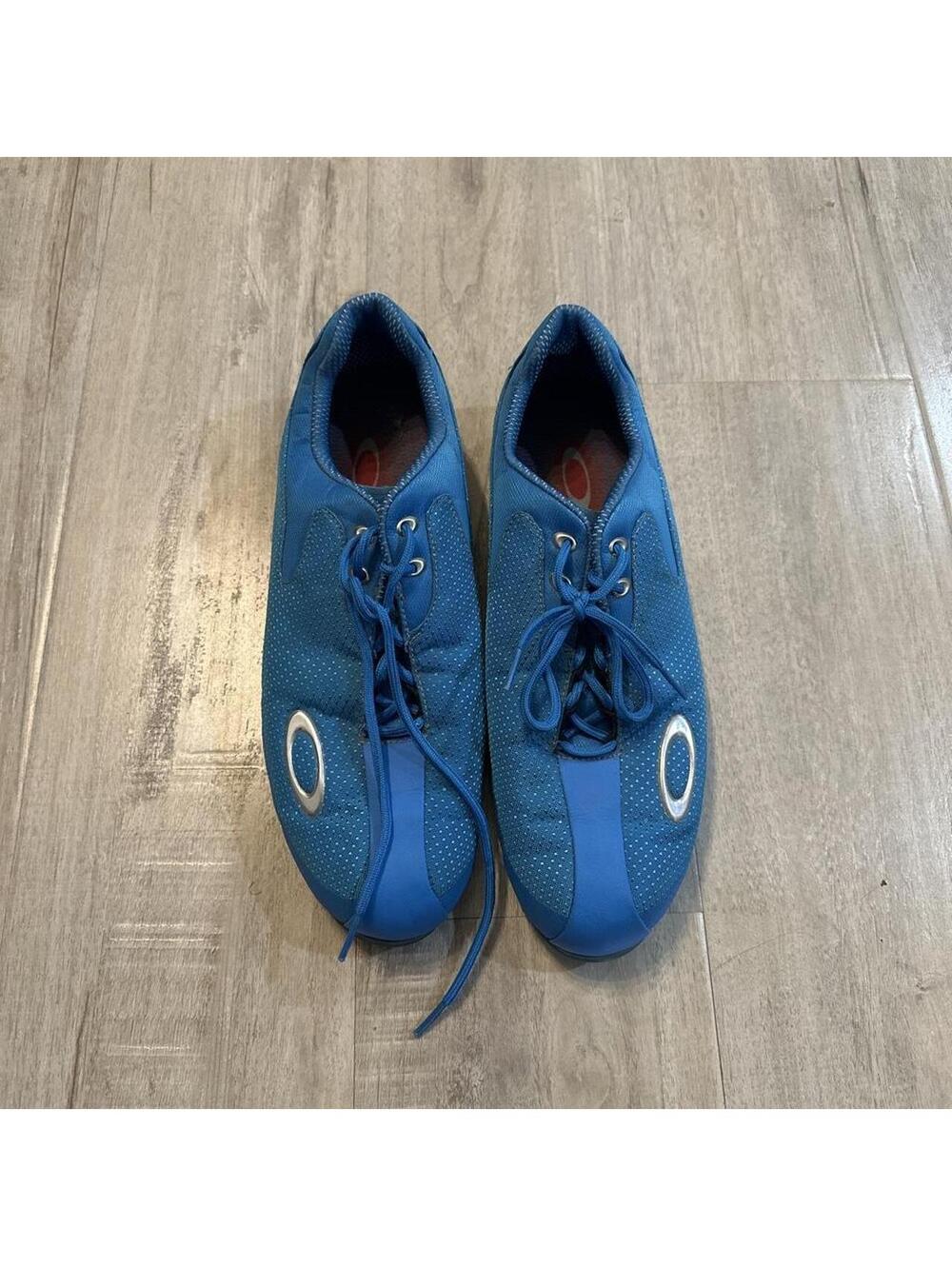 Oakley Men's Blue Trainer